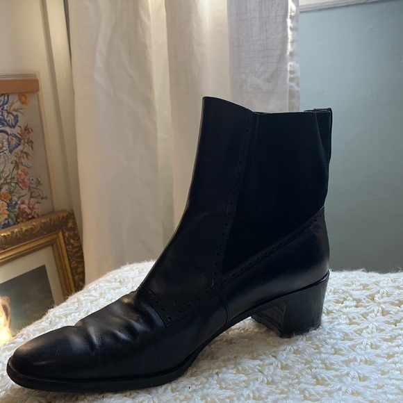 Vintage Ferragamo size 7 black ankle boots. - Picture 5 of 12